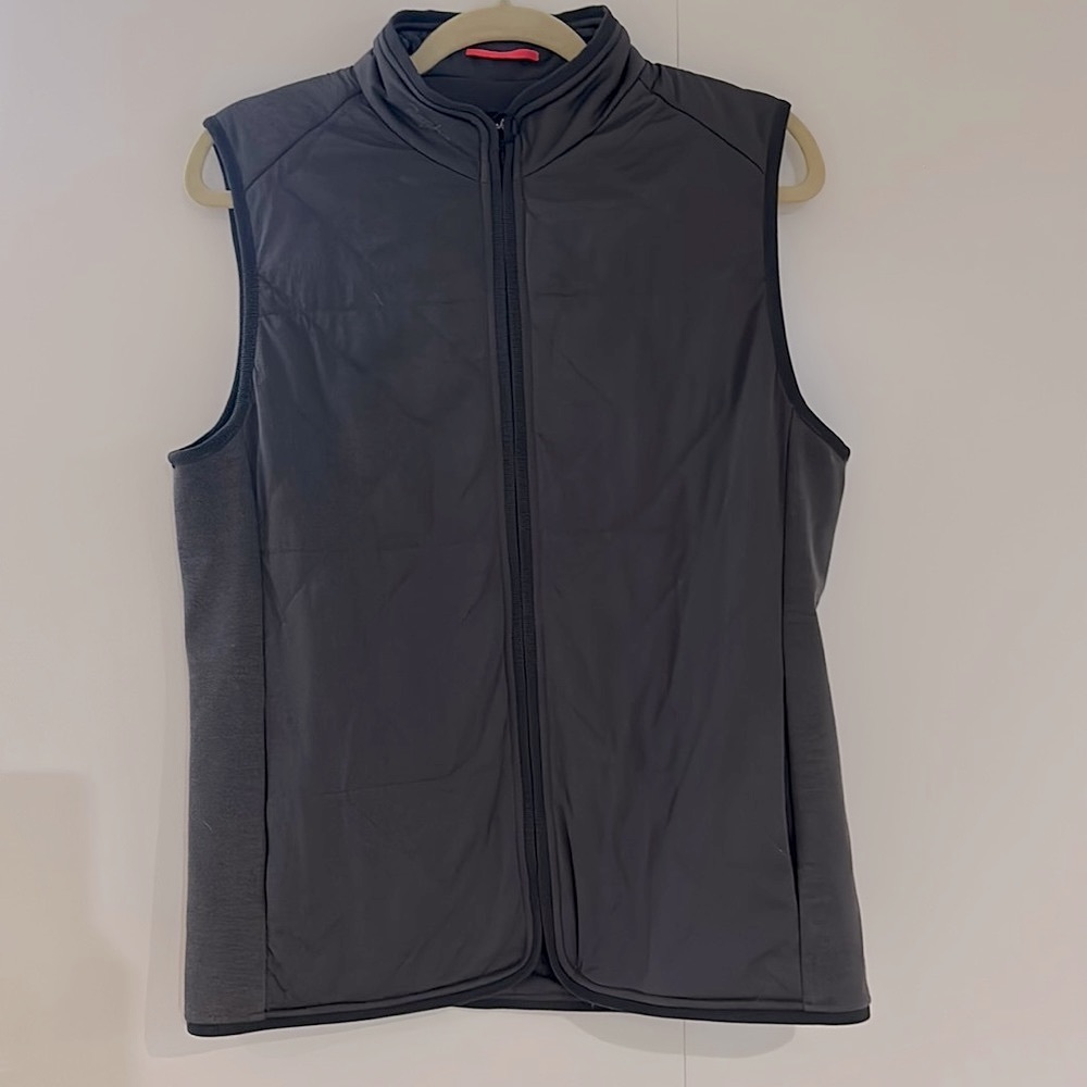 Rapha Quilted Vest Grey in size M.